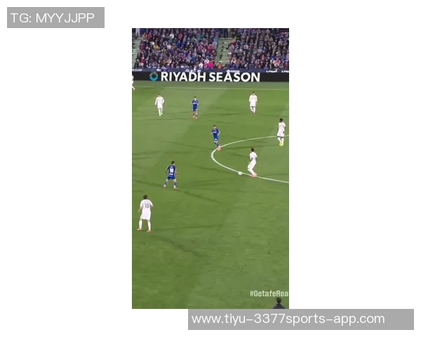 姆巴佩精彩戏耍对手轻松过人射门展现超强个人能力